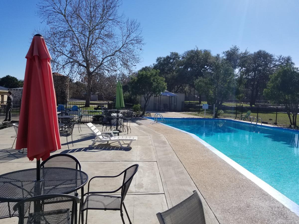 The Lodge At Cypress Falls Wimberley Extérieur photo