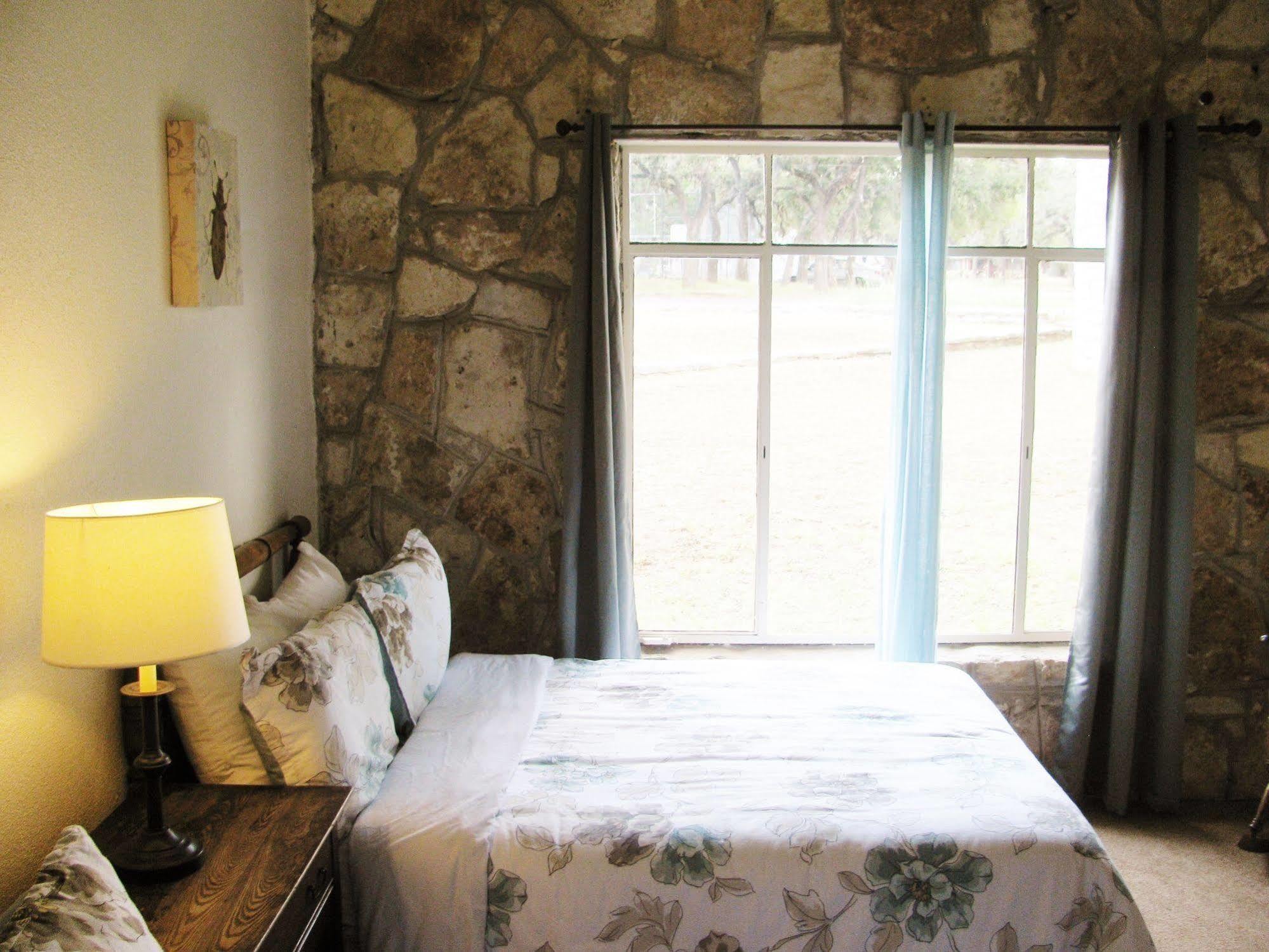 The Lodge At Cypress Falls Wimberley Extérieur photo