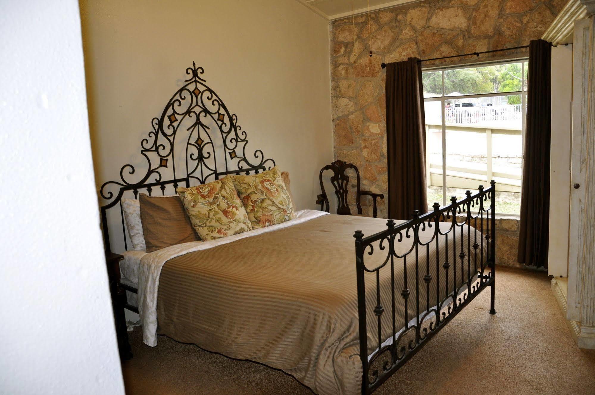 The Lodge At Cypress Falls Wimberley Extérieur photo