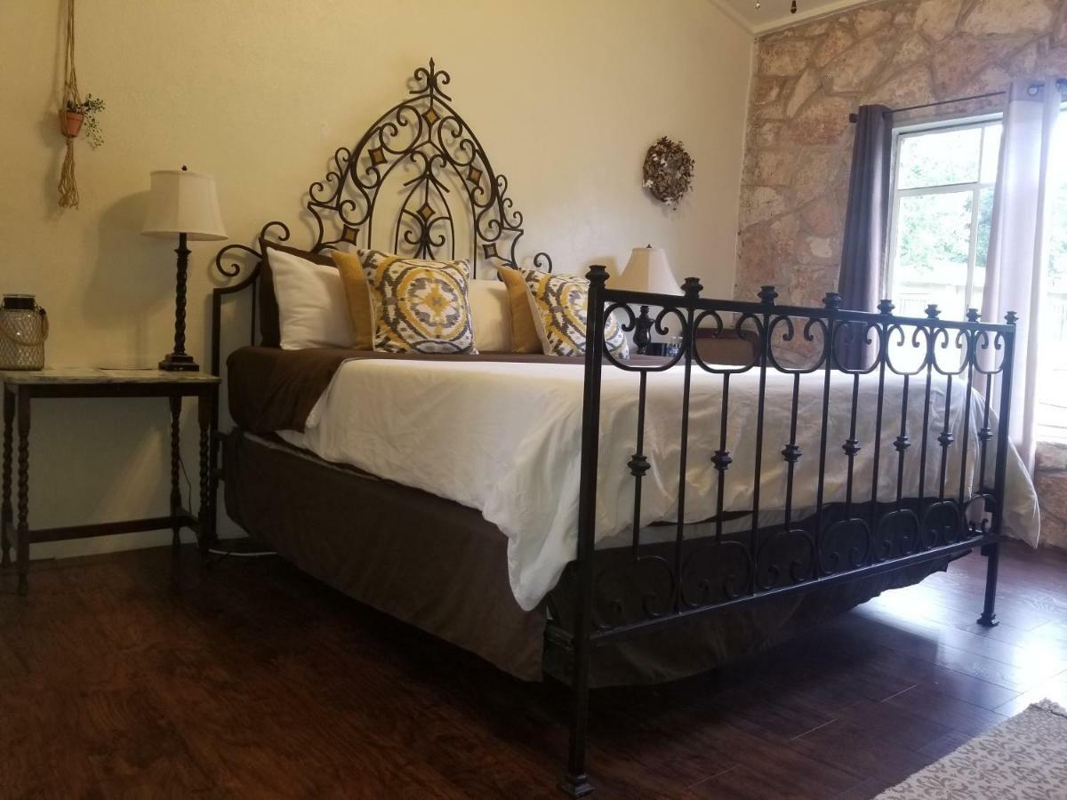 The Lodge At Cypress Falls Wimberley Extérieur photo